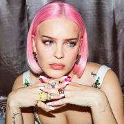 Pop superstar Anne-Marie will play Newmarket Nights in the summer of 2022.